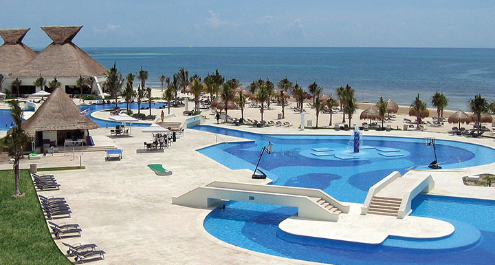 Bluebay Grand Esmeralda Hotel